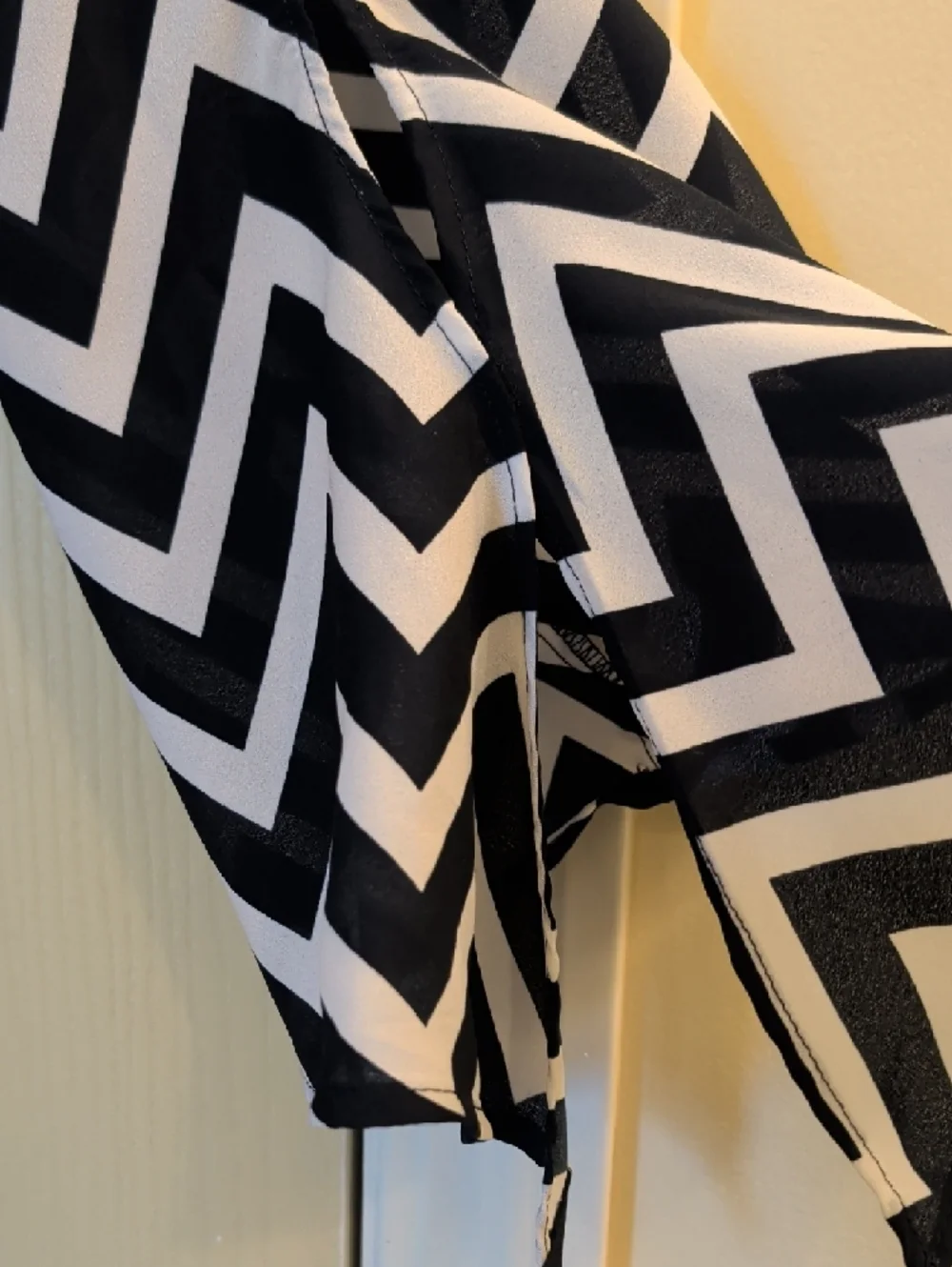 Tacera Navy White Chevron Off Shoulder Blouse Size M Boho Flowy Hi Low Top - Picture 5 of 9